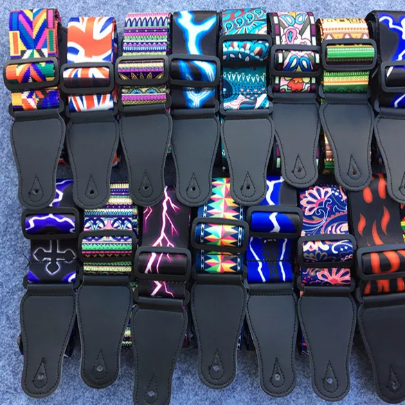 Colorido de dibujos animados guitarra correas de cuello venta al por mayor de la fábrica