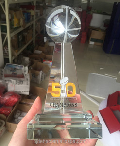 Pujiang Dehao โรงงานขายส่ง NFL ออกแบบที่กำหนดเอง K9คริสตัลอเมริกันฟุตบอลถ้วยรางวัล