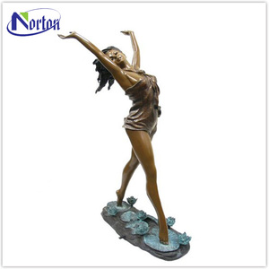 Modern bahçe dekorasyon Metal denizkızı heykeli el oyma pirinç bronz deniz kızı ve Sailor çıplak sevenler heykel
