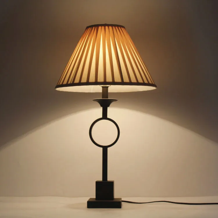 Lámpara de mesa de los fabricantes plisado pantalla de tela lámpara de mesa moderna tela lámpara de mesa de sombra