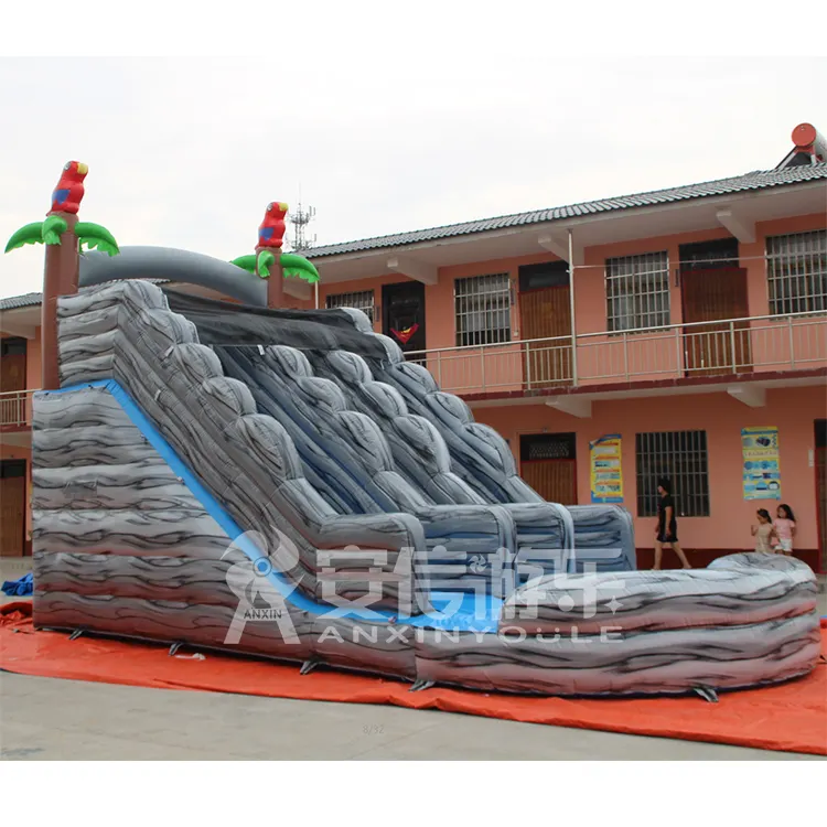 China Custom ized 20FT Grey Rock Crush Aufblasbare Wasser rutsche mit Pool