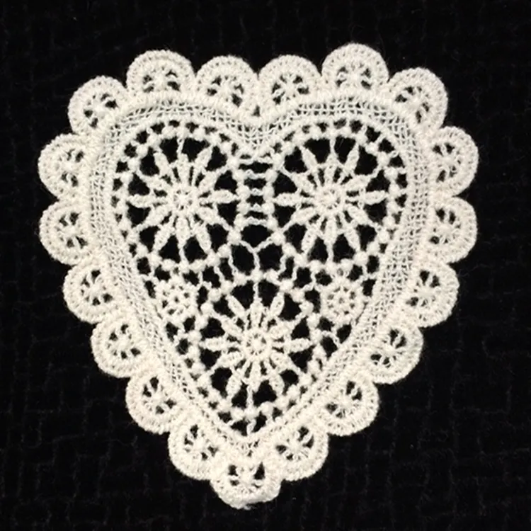 100% cotone Centrino Embroideried a Forma di Cuore Handmade Del Crochet Del Merletto Del Cotone Centrino Cina Centrino