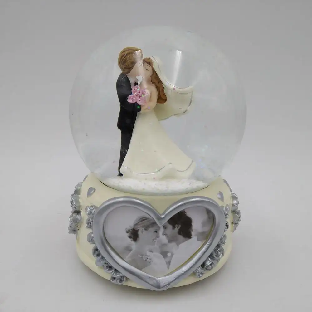 Marco de fotos de globo de nieve para boda, marco de resina con música y luz LED para regalo de San Valentín