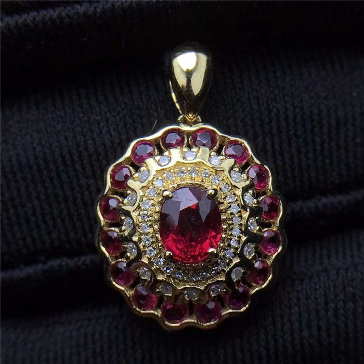 18k yellow gold 0.75ct ruby pendant