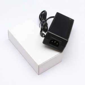 Boqi 12 V 6A 72w 台式电源适配器 AC 至 DC 电源适配器 72 W 适用于 <span class=keywords><strong>CCTV</strong></span>, LED 灯条，LCD 屏幕