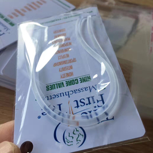 新しい発明!! ストラップ穴プラスチックPVCタグを追加ゴルフクラブカード用の透明ロープ付きのより厚い1.5mm PVC NFCタグカード