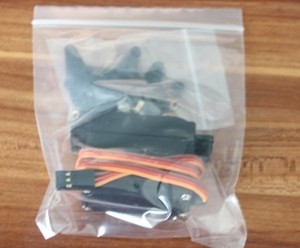 Feetech FS5103R 360-Degree Continuous Rotation Servo 5.5 Kg/cm DC 4.8-6V Geared Motor for Car Robot 9g Toy with Battery Power