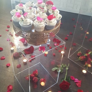 White Round Acrylic Plinth Wedding Display <strong>Stand</strong>