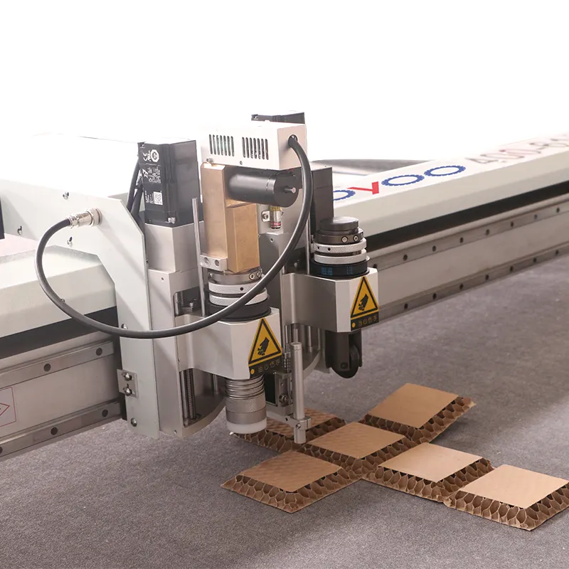 Máquina cortadora de muestra de caja de cartón corrugado CNC para productos de la industria del embalaje