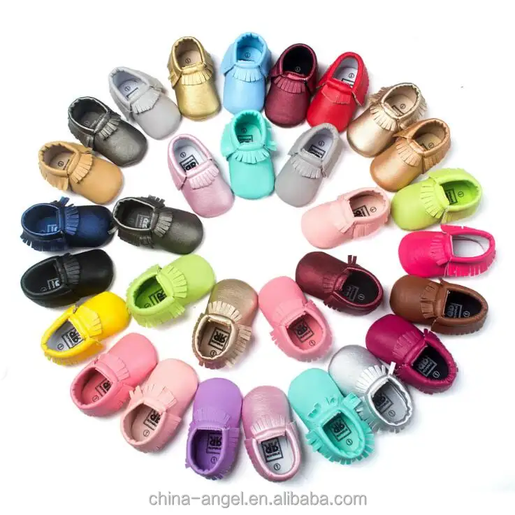 Mocassins de couro pu com borlas, 26 cores, para bebês, recém-nascidos, sapatos macios, tênis de berço, primeiros passos