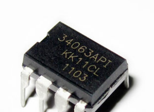 スイッチングレギュレータレギュレータ<span class=keywords><strong>MC34063AP1</strong></span> MC34063 DIP-8 IC新品オリジナル