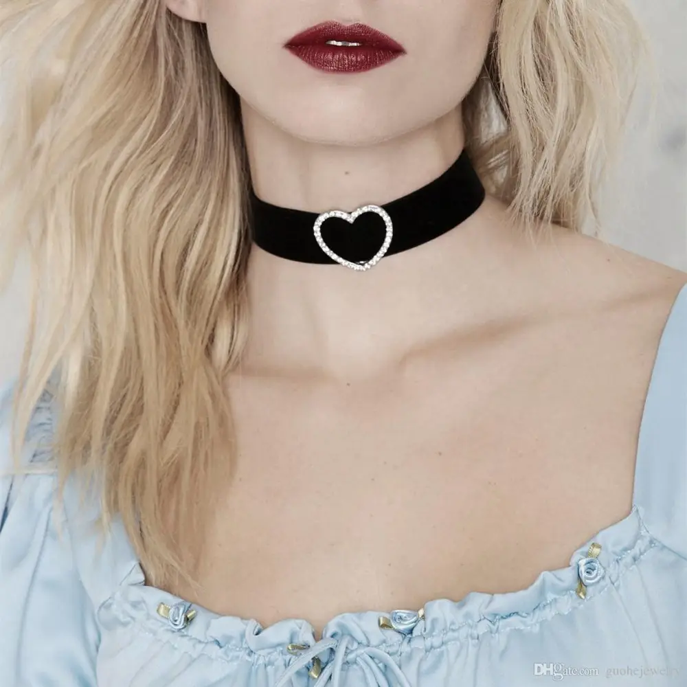 Nuove Girocolli collane per le donne Collari collane di Modo del nastro del nero semplice Del Cuore collane di diamanti