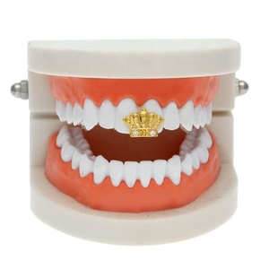 18k 镀金单帽 Grillz CZ 立方氧化锆顶级牙齿 Bling 皇冠牙架