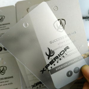 Logotipo feito sob encomenda da impressão do plástico do pendurar etiqueta do pvc com buraco