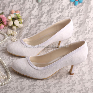 女士黑色蕾丝中脚跟 dress 鞋 - Product Image 4