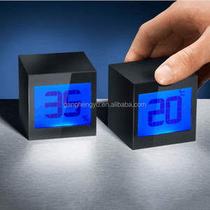 Orologio da tavolo multifunzione 2-in-1 cubo magico temperatura e umidità con funzione di calendario - Product Image 1
