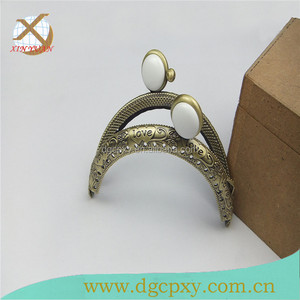时尚DIY 8.5 * 5厘米仿古黄铜缝制金属钱包框架吻扣金属框架