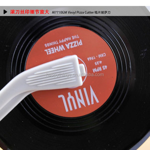 工場直接ノベルティデザイン台所用品プラスチックCDレコードレトロビニールラウンドピザカッター - Product Image 4
