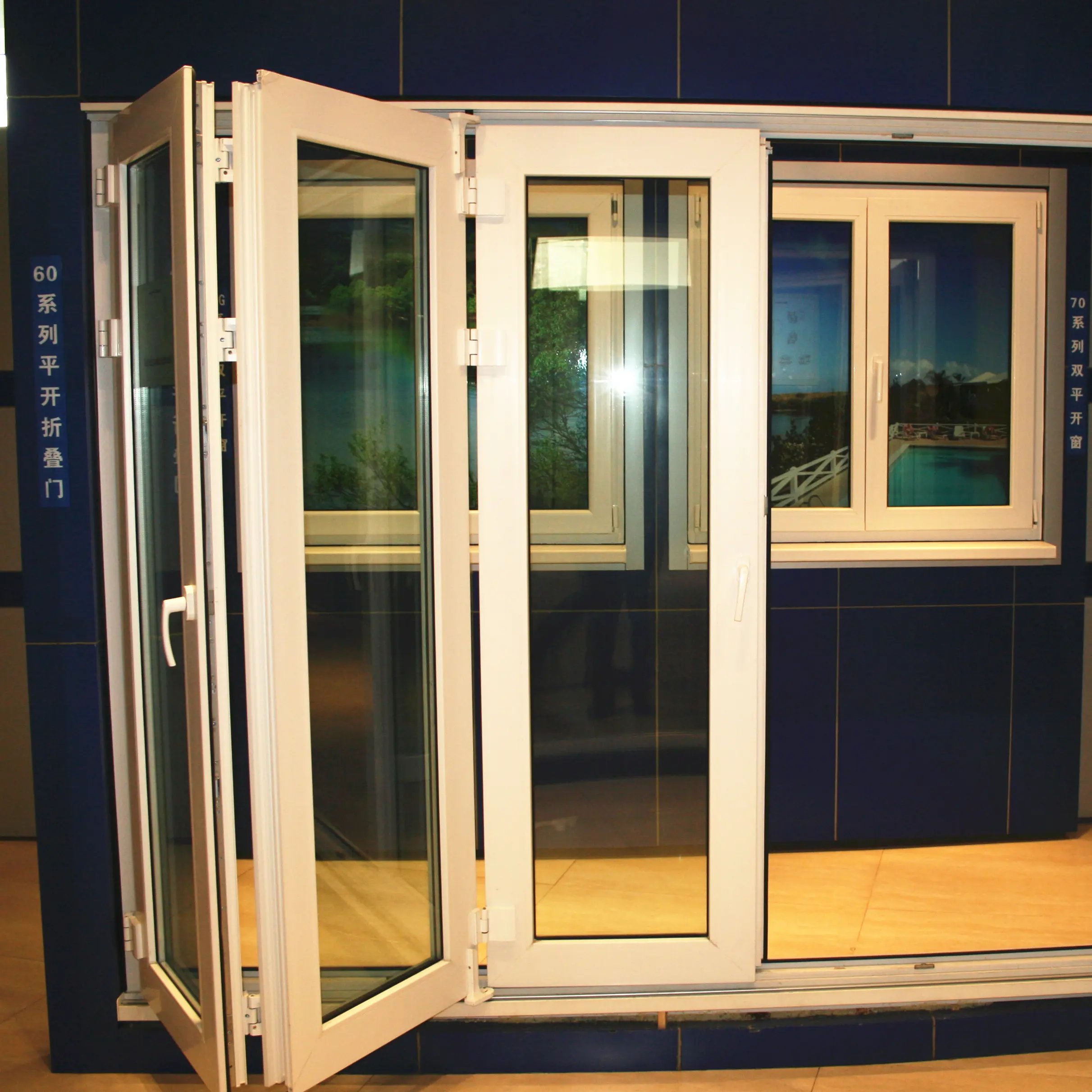 Stable Quality Two Three Tracks White uPVC Sliding Windows Folding Doors Type 5ミリメートルSingle Tempered Clear Glass