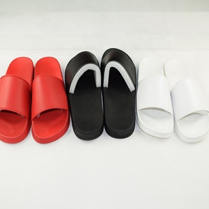 Çin toptan düz özel sandal slayt, özel logo pvc slide sandalet terlik kırmızı slide sandalet erkekler