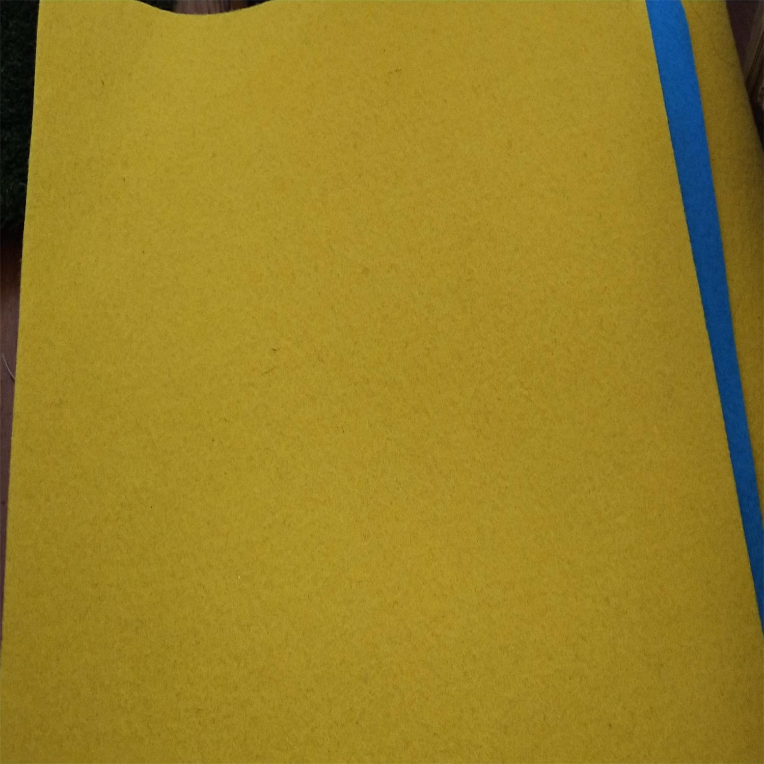 Jaune