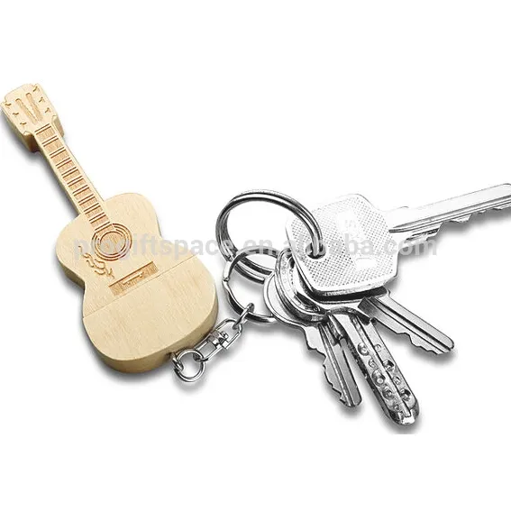 Vendite calde di nuovo modo China prodotto all'ingrosso mini chitarra di legno di legno portachiavi pendente di fascino del mestiere del regalo personalizzato keychain di figura