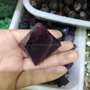 Güzel Doğal Kaya Mor Florit Kuvars Kristal Octahedron Taş, Kristal Küp Polyhedronun Kuvars Çift Satılık Piramitleri - Product Image 4