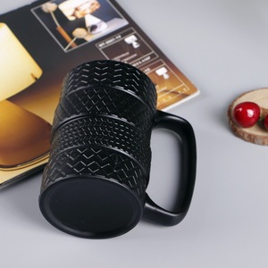 Zogift新しいデザイン最高品質のユニークなタイヤ磁器セラミックコーヒーミルクカップギフト/ノベルティタイヤ型マグカップ卸売