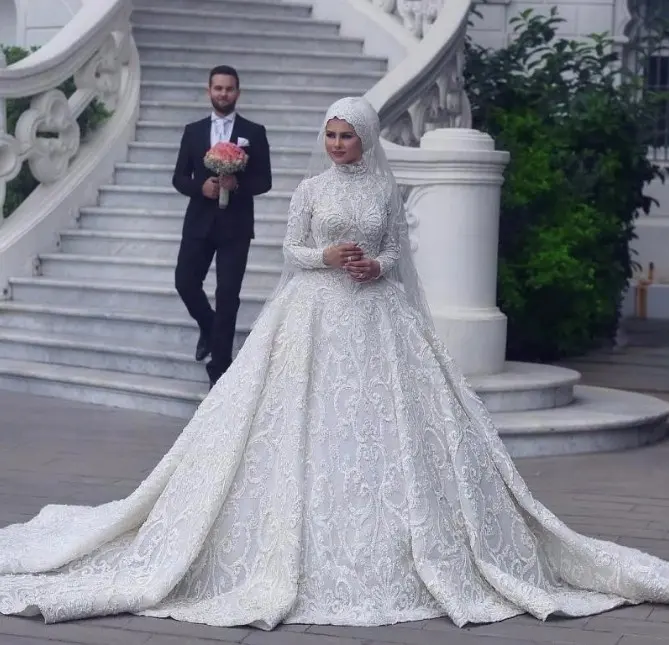 Mode musulmane Hijab manches longues col haut robe de mariée arabe