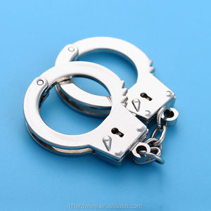 חדש מכירה לוהטת כסף צבע אופנתי אזיקים Keychain אופנה אזיקים Keyring תליון מפתח שרשרת לגברים נשים