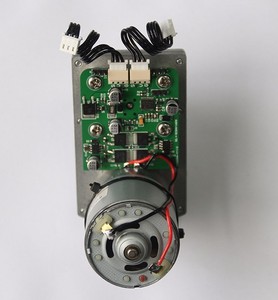 360 gradi Servo SM150 con coppia di 180kg 12V Encoder magnetico RS485 Dc Servo in metallo