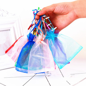 Özel Logo siyah pembe renk küçük hediyeler ambalaj İpli çanta Mini ipek organze takı ambalaj çanta kılıfı - Product Image 1