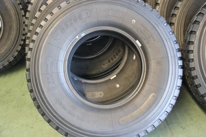 轮胎制造商 10.00-<span class=keywords><strong>20</strong></span> 10.00R20 卡车轮胎