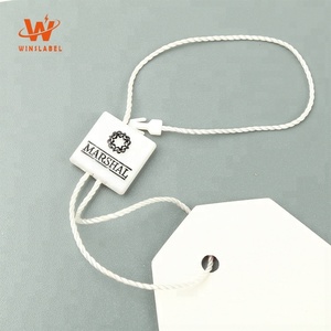 Sujetador de bloqueo de logotipo en relieve, moldeado de alta calidad, ropa de vestir, cordón de etiqueta de plástico personalizado, suministro directo de fábrica - Product Image 5