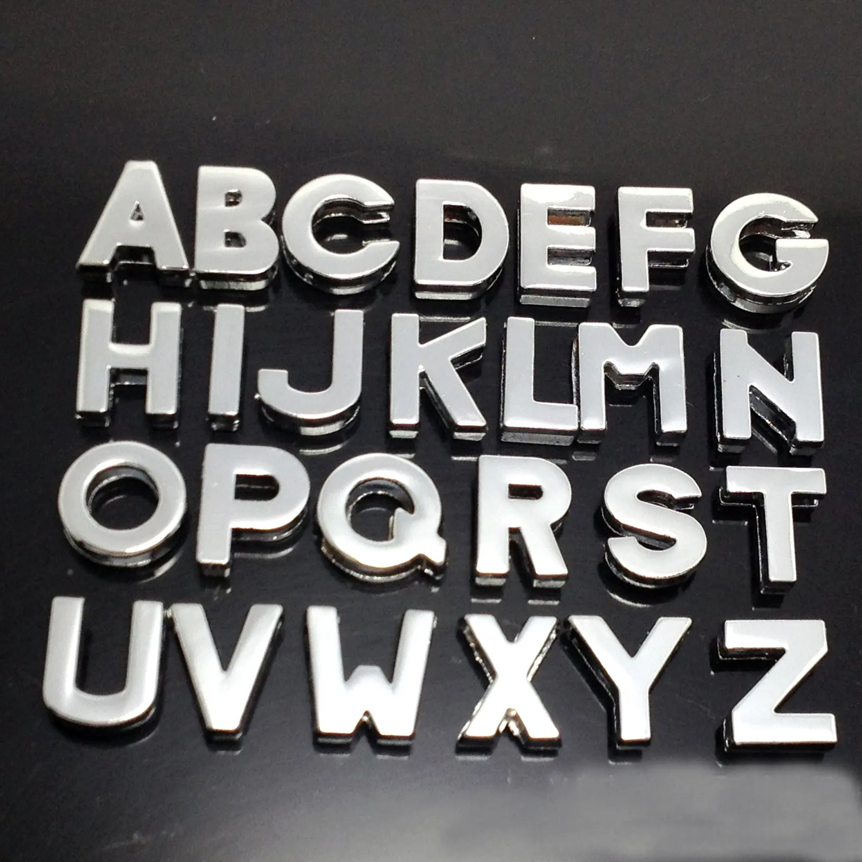 Perline con lettera di scorrimento dell'alfabeto in lega di zinco di metallo di alta qualità da 10mm