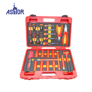<span class=keywords><strong>24</strong></span> adet VDE ve GS tornavida ve pense aracı seti