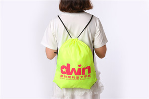 Mochila deportiva de nailon impermeable con cordón, bolsa de regalo con logotipo de bolsillo con cremallera, 210D, promoción personalizada - Product Image 6