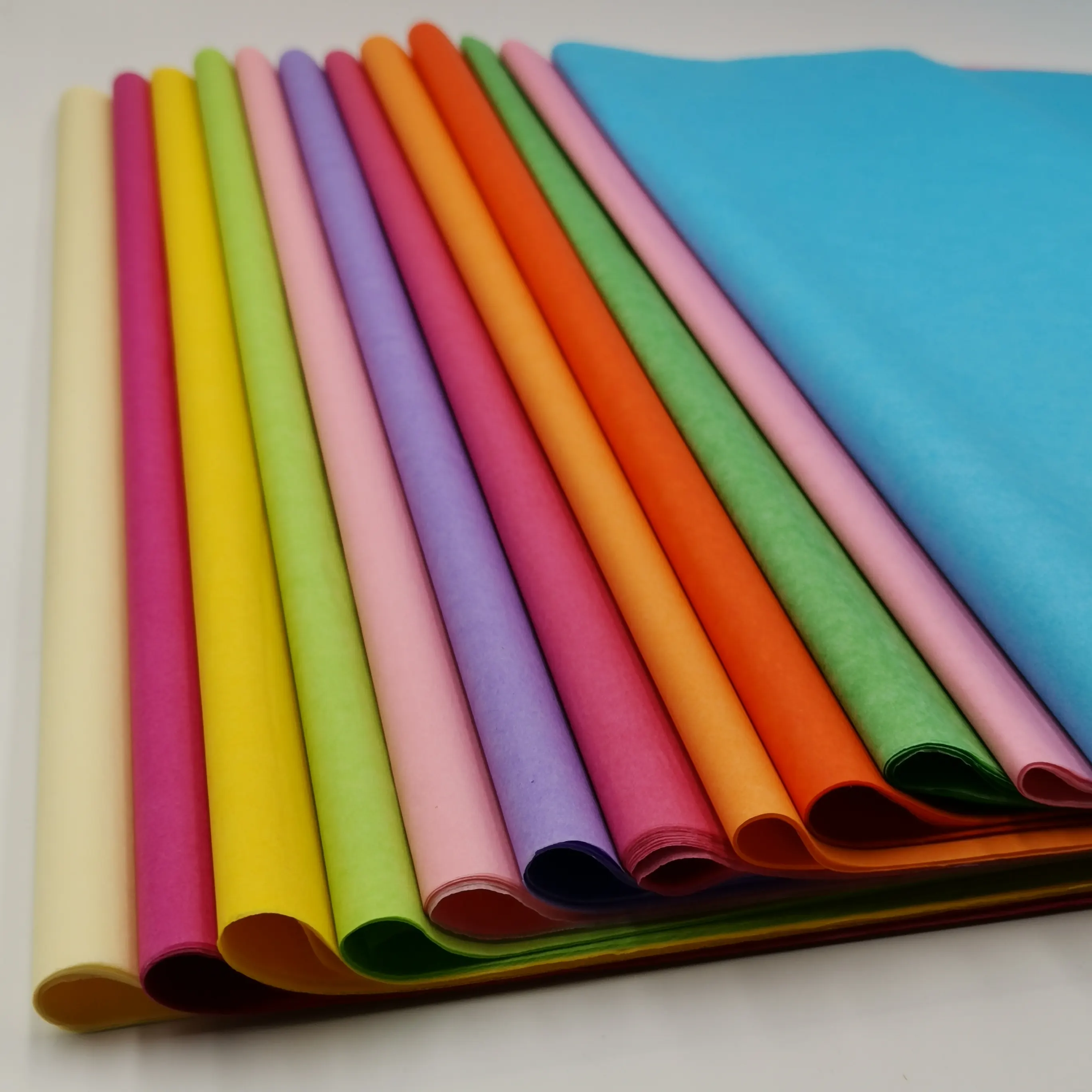 Papel reciclável colorido do tecido da cor