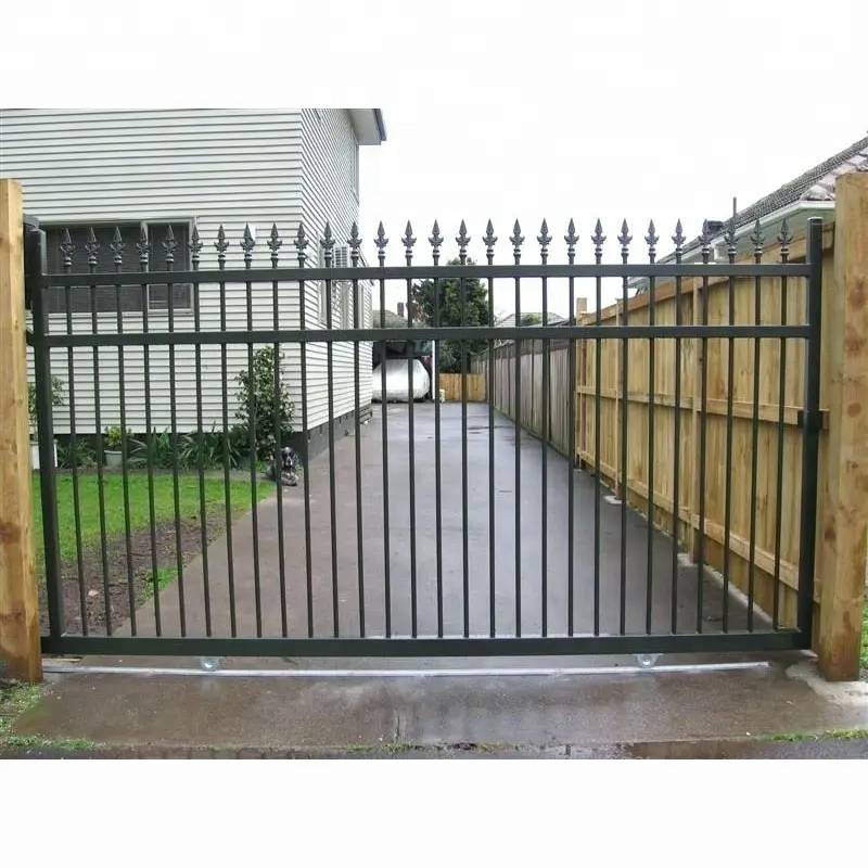 Verniciatura nera manuale per esterni cancello scorrevole in ferro per giardino cortile auto