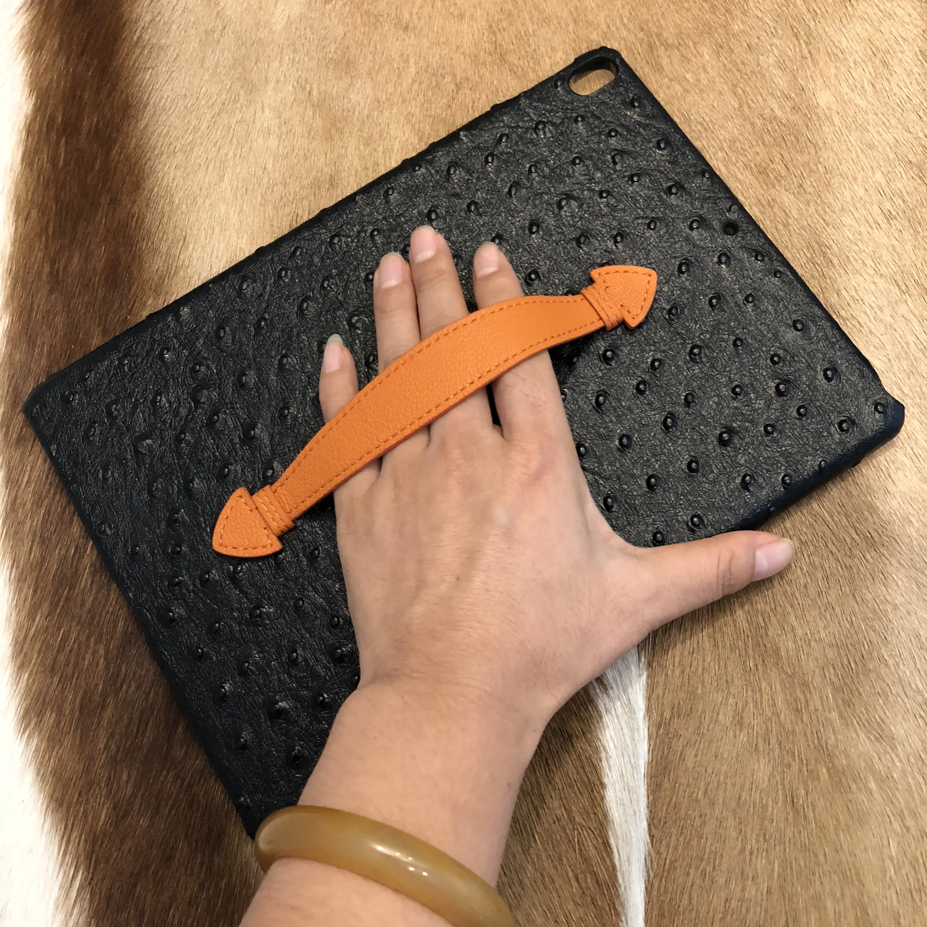 Coque en cuir véritable pour iPad pro 10.5, étui à motif d'autruche, avec poignée