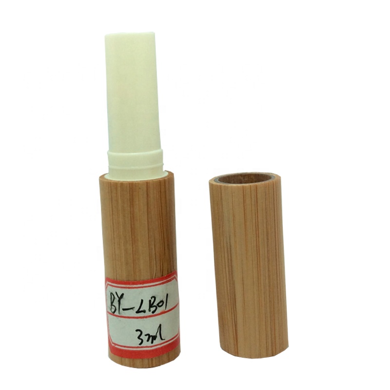 Rouge à lèvres, tube de rouge à lèvres