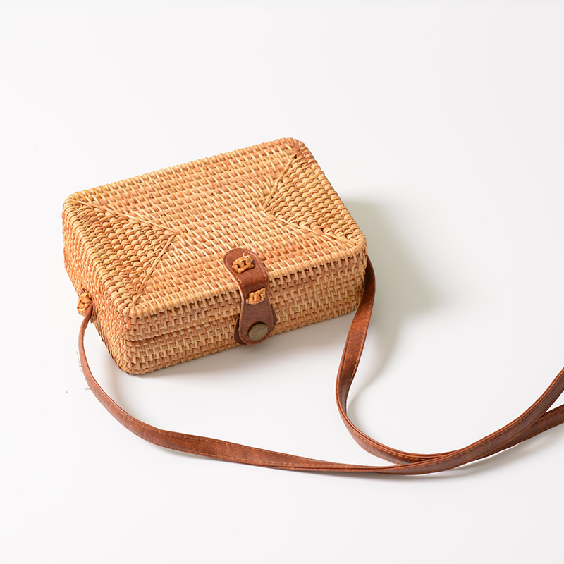 Sac rectangulaire en rotin L19 * P13 * H7 cm, 0.25 kg