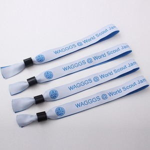 <span class=keywords><strong>2025</strong></span>顶级流行编织手镯腕带，带黑色智能锁，用于派对活动