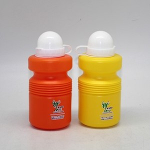 を分散するためのものを探している企業のプラスチック製スポーツボトル