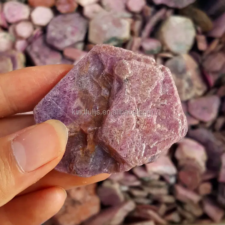 Pedra rubi de corindo áspero