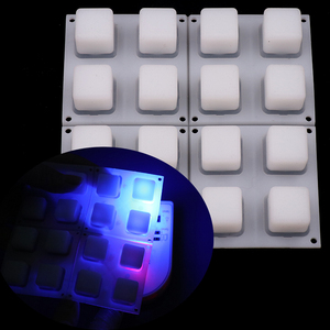 Botones de goma de silicona LED translúcidos personalizados para teclado de controlador MIDI - Product Image 2