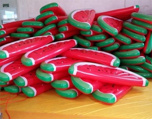 Galleggiante gonfiabile dello stagno della pizza/anguria del materasso di galleggiamento della fetta della pizza del letto di aria della spiaggia del PVC di sicurezza di nuoto all'ingrosso