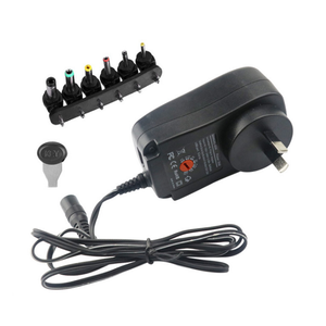 C-Power 生产 100 〜 240 v ac 3 V 至 12 V 可调 30 W 通用电源具有多个直流提示的适配器