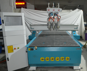 Enrutador neumático CNC ATC/máquina de grabado para carpintería husillos múltiples con sistema de vacío y cortador de sierra - Product Image 3