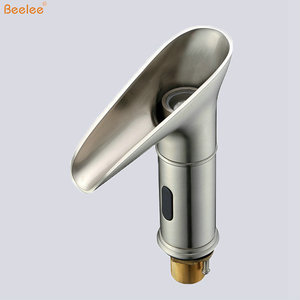 Beelee BL0164NF LED Tự Động Touchless Cảm Biến Lưu Vực Thác Nước Mixer Tap Phòng Tắm Chậu Tàu Vòi Nước Nóng và Lạnh - Product Image 6